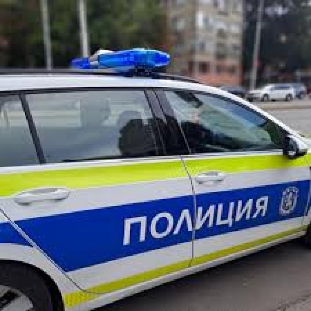 Акция в Плевен - иззеха пари, списъци и бюлетини за изборите