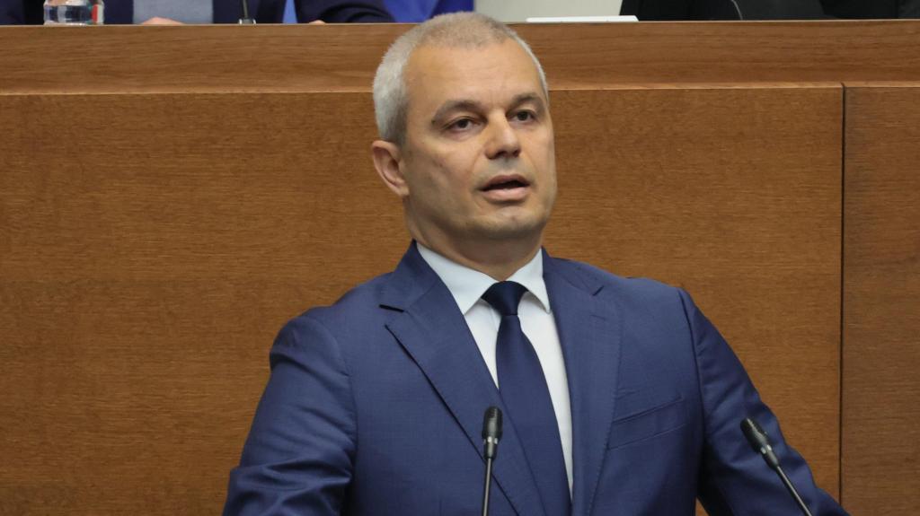 Костадин Костадинов поиска закриване на Комисията по досиетата