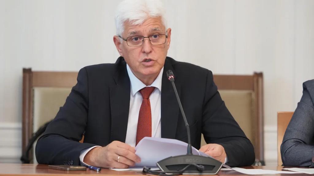 Димитър Стоянов: Спираме предоставянето на въоръжение и боеприпаси за Украйна